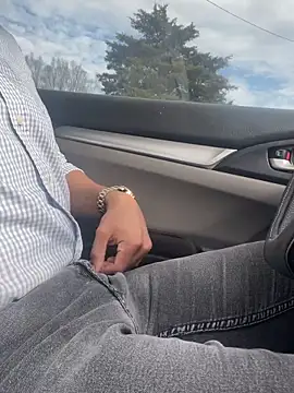 Snapshot of MrLatinKing chatting on 12.26.24 MrLatinKing online show from 12.26.24