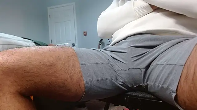 Snapshot of MrLatinKing chatting on 01.04.25 MrLatinKing online show from 01.04.25