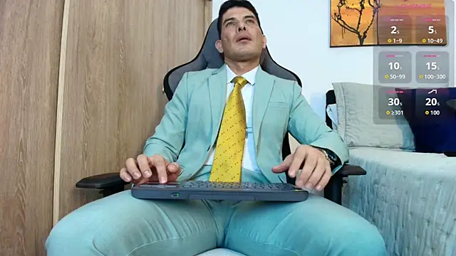 Snapshot of Andrewstelle_coleman chatting on 03.11.26 Andrewstelle coleman online show from 03.11.26