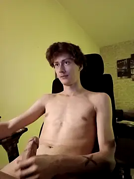 Snapshot of HalloMarcy chatting on 11.04.25 HalloMarcy online show from 11.04.25