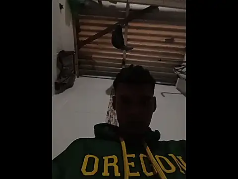 Snapshot of XGublex chatting on 11.25.25 XGublex online show from 11.25.25