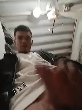 Snapshot of XGublex chatting on 11.28.25 XGublex online show from 11.28.25