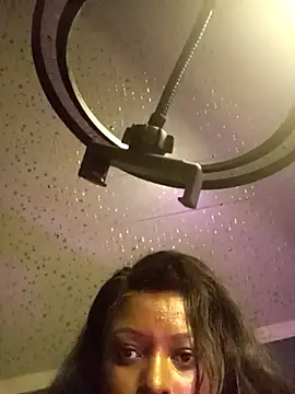 Snapshot of nia_brownn chatting on 11.03.25 nia brownn online show from 11.03.25