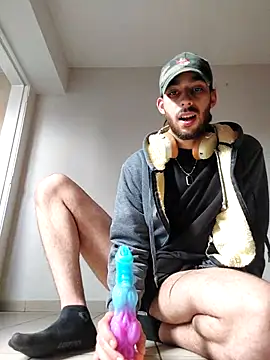 Snapshot of Levi_Latino chatting on 10.25.25 Levi Latino online show from 10.25.25