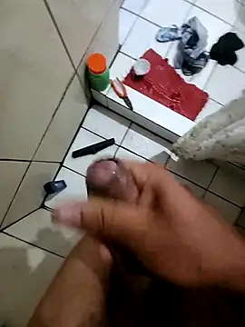 Snapshot of tesaodaweb chatting on 12.20.25 tesaodaweb online show from 12.20.25