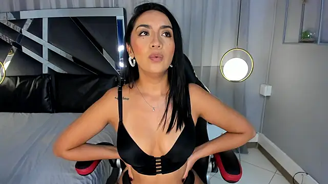 Snapshot of MAGIC_AURORAA chatting on 01.10.25 MAGIC AURORAA online show from 01.10.25