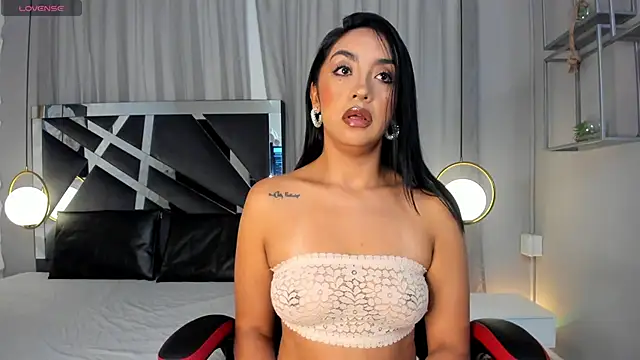 Snapshot of MAGIC_AURORAA chatting on 01.11.25 MAGIC AURORAA online show from 01.11.25