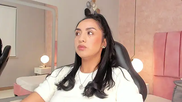 Snapshot of MAGIC_AURORAA chatting on 03.13.25 MAGIC AURORAA online show from 03.13.25