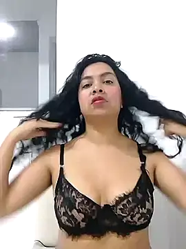 Brendabluee online show from 01.05.25