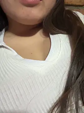 Snapshot of lunagonzales_lima_2007 chatting on 10.13.25 lunagonzales lima 2007 online show from 10.13.25