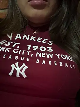 Snapshot of lunagonzales_lima_2007 chatting on 10.25.25 lunagonzales lima 2007 online show from 10.25.25