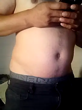 Snapshot of k1oudE chatting on 02.15.26 k1oudE online show from 02.15.26