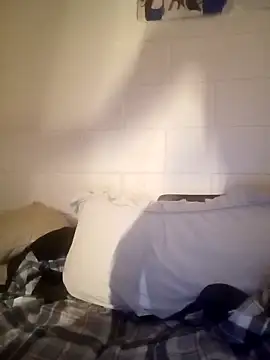 Snapshot of k1oudE chatting on 02.17.26 k1oudE online show from 02.17.26