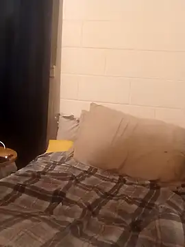 Snapshot of k1oudE chatting on 02.23.26 k1oudE online show from 02.23.26