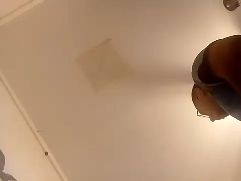 Snapshot of k1oudE chatting on 03.04.26 k1oudE online show from 03.04.26