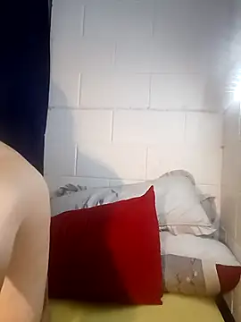 Snapshot of k1oudE chatting on 03.18.26 k1oudE online show from 03.18.26