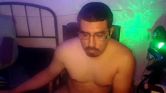 Snapshot of k1oudE chatting on 07.30.26 k1oudE online show from 07.30.26