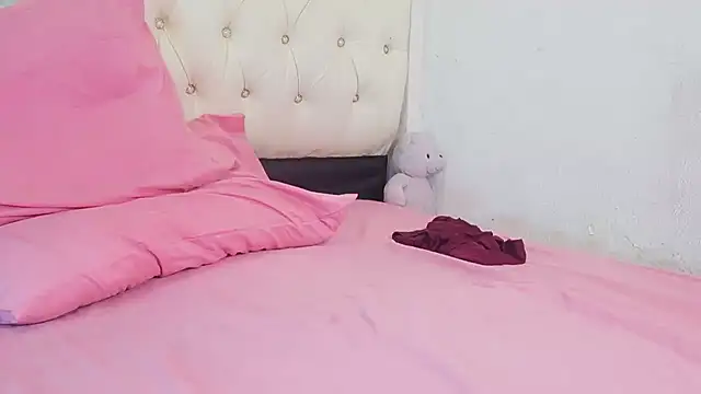 Snapshot of Rocket1978 chatting on 10.22.25 Rocket1978 online show from 10.22.25