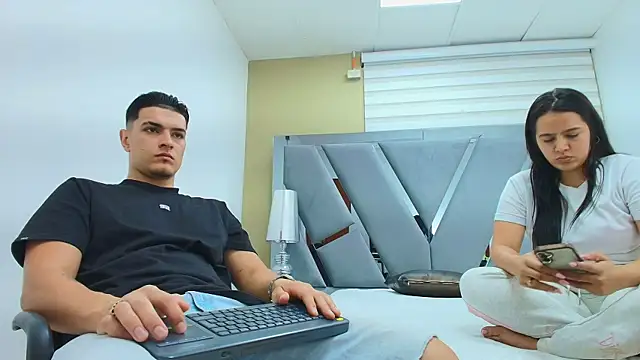 DAVID VICTORIAA online show from 04.21.26