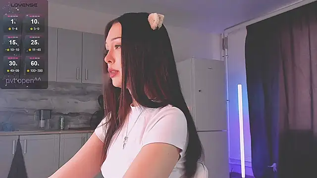 kittenrisha online show from 10.19.25