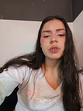 Snapshot of Danni_shy chatting on 07.26.26 Danni shy online show from 07.26.26