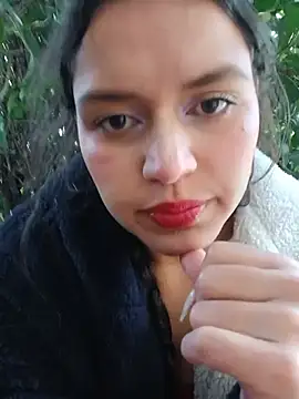Snapshot of Danni_shy chatting on 07.31.26 Danni shy online show from 07.31.26