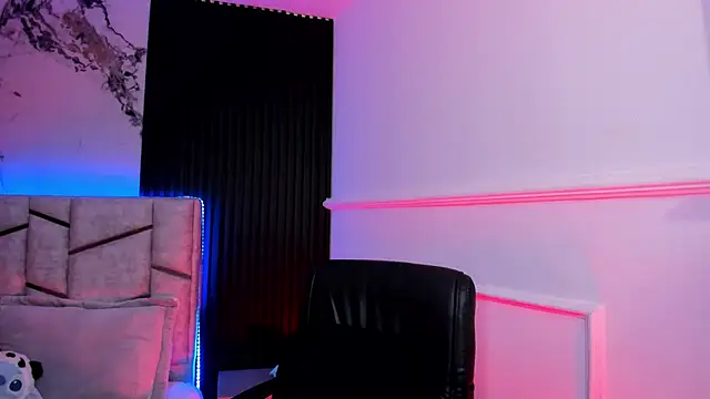 daniiphoeniixx online show from 10.27.25