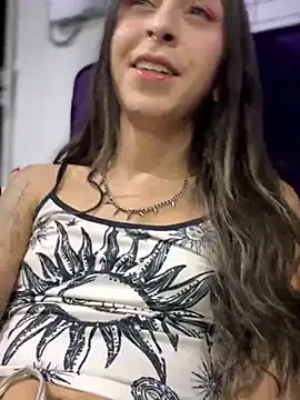 Snapshot of Sara_Davina chatting on 06.14.26 Sara Davina online show from 06.14.26