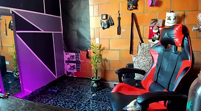 Adam Valenciia online show from 02.02.25