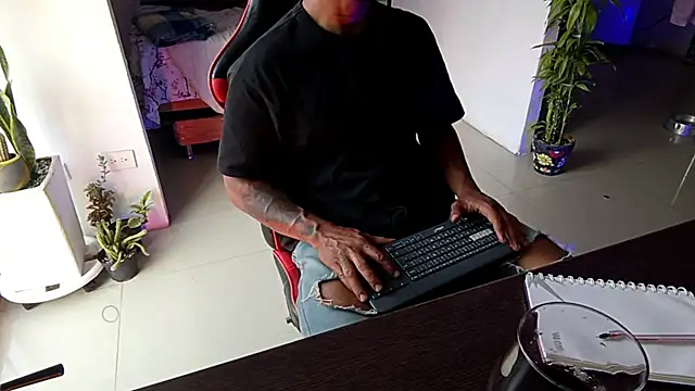 Adam Valenciia online show from 02.08.26