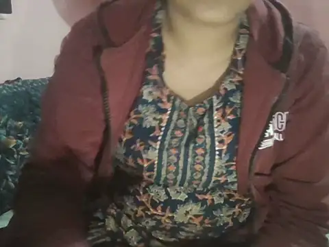 Snapshot of Hot-shanvi chatting on 11.13.25 Hot-shanvi online show from 11.13.25