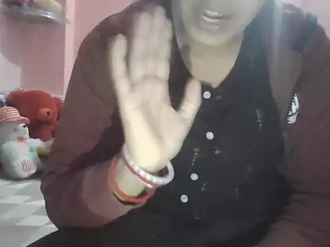 Snapshot of Hot-shanvi chatting on 11.17.25 Hot-shanvi online show from 11.17.25