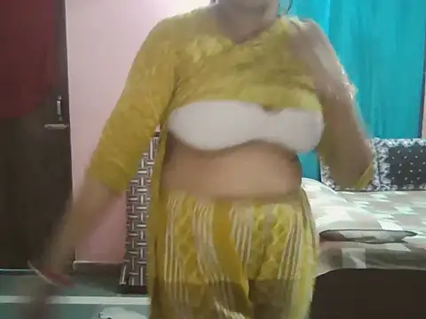 Snapshot of Hot-shanvi chatting on 11.20.25 Hot-shanvi online show from 11.20.25