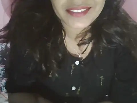 Snapshot of Hot-shanvi chatting on 11.24.25 Hot-shanvi online show from 11.24.25