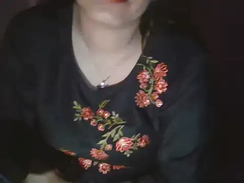 Snapshot of Hot-shanvi chatting on 12.13.25 Hot-shanvi online show from 12.13.25