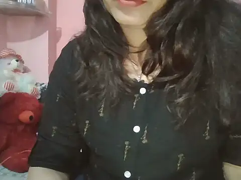 Snapshot of Hot-shanvi chatting on 12.17.25 Hot-shanvi online show from 12.17.25