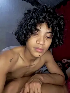 Snapshot of -Damian_Caliente- chatting on 01.04.25 -Damian Caliente- online show from 01.04.25