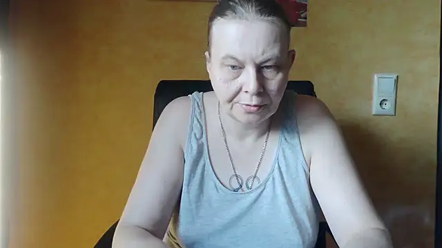 Snapshot of Sweet_Phoenix chatting on 09.11.25 Sweet Phoenix online show from 09.11.25