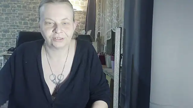 Snapshot of Sweet_Phoenix chatting on 10.09.25 Sweet Phoenix online show from 10.09.25