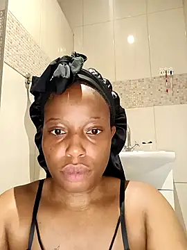 Snapshot of Thando04 chatting on 01.15.25 Thando04 online show from 01.15.25