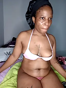 Snapshot of Thando04 chatting on 02.03.25 Thando04 online show from 02.03.25