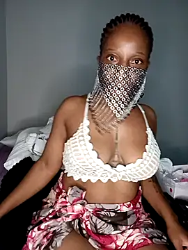 Snapshot of Thando04 chatting on 02.08.25 Thando04 online show from 02.08.25