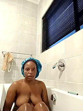 Snapshot of Thando04 chatting on 02.08.25 Thando04 online show from 02.08.25