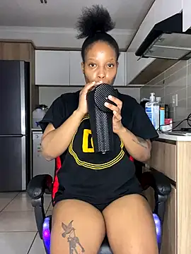 Snapshot of Thando04 chatting on 09.09.25 Thando04 online show from 09.09.25