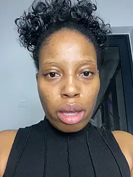 Snapshot of Thando04 chatting on 09.19.25 Thando04 online show from 09.19.25