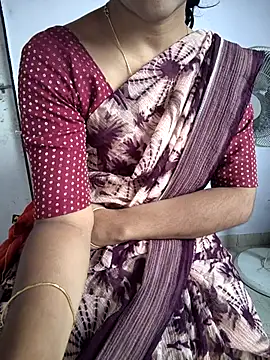 Snapshot of lovelygirl4567 chatting on 10.30.25 lovelygirl4567 online show from 10.30.25