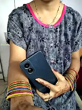 Snapshot of lovelygirl4567 chatting on 01.16.26 lovelygirl4567 online show from 01.16.26