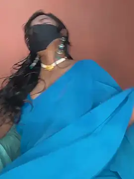 Snapshot of Lovely-Shivani chatting on 03.08.25 Lovely-Shivani online show from 03.08.25