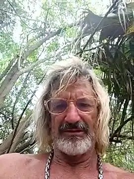 Snapshot of Cloudin_around chatting on 06.16.26 Cloudin around online show from 06.16.26