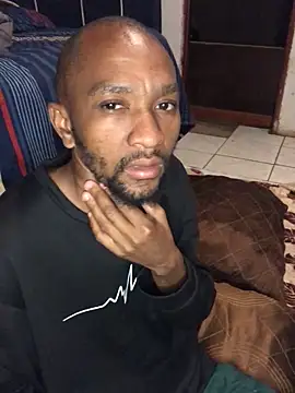 Snapshot of MKbesxxx chatting on 12.05.25 MKbesxxx online show from 12.05.25